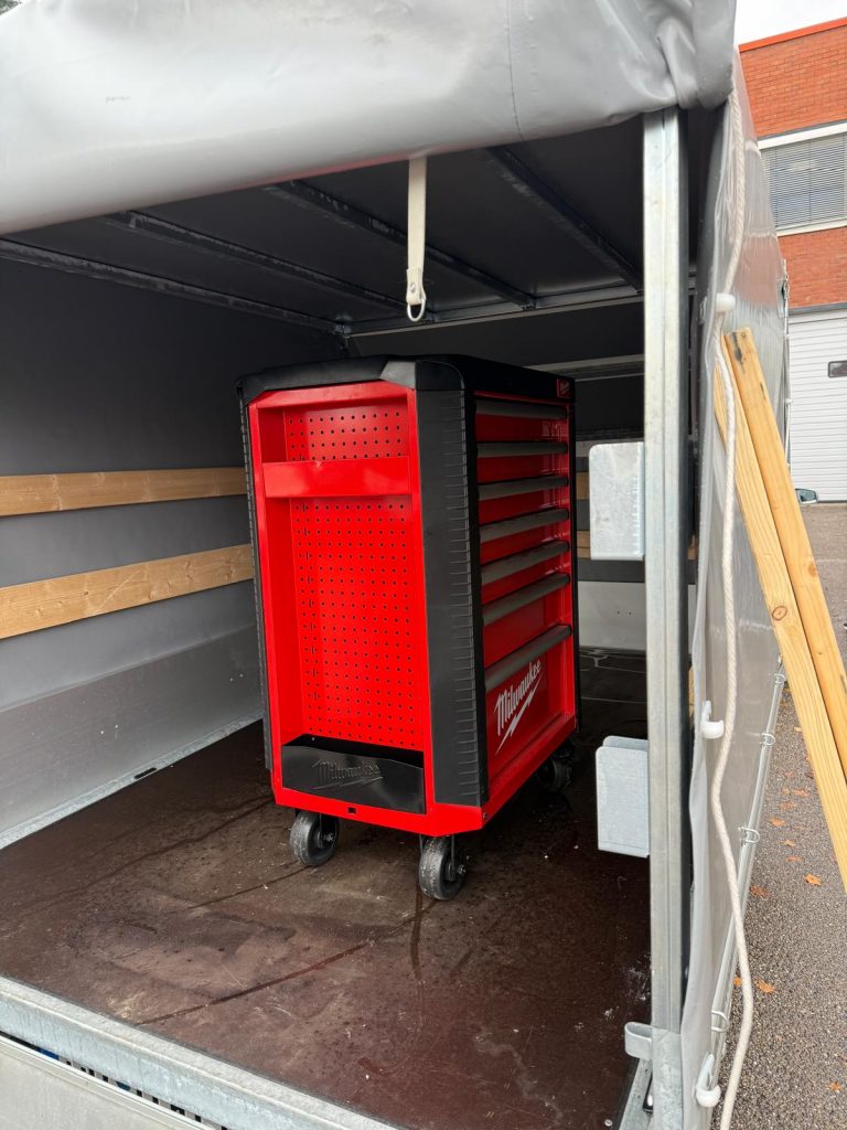 Abholung des Milwaukee Werkstattwagens – Team SmaWoCa on Tour